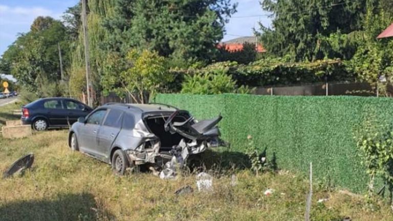 Trei mașini s-au ciocnit