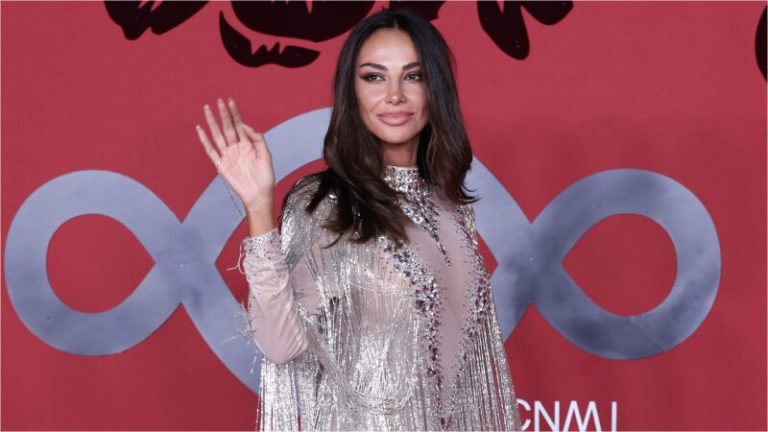 Senzatie pe covorul rosu Madalina Ghenea