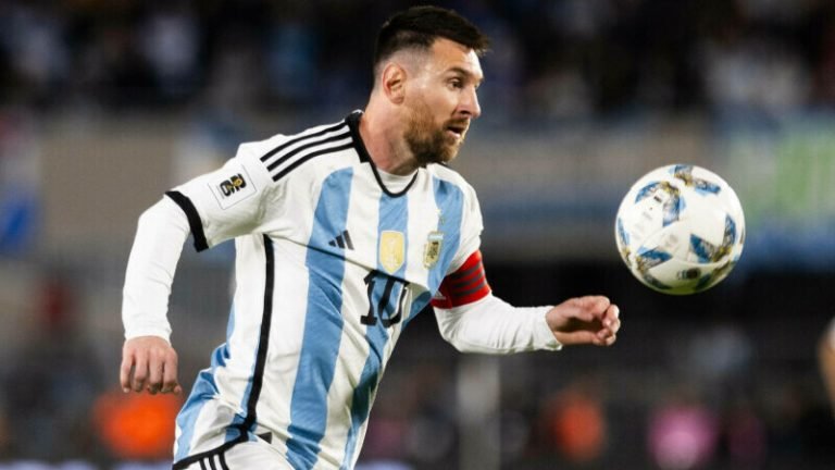 Presă: Messi va câștiga Balonul de Aur pentru a opta oară
