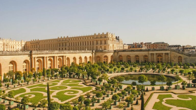 Amenințare cu bombă la Palatul Versailles